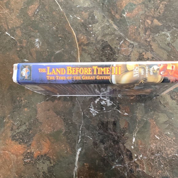 The Land Before Time lll VHS - Picture 3 of 4
